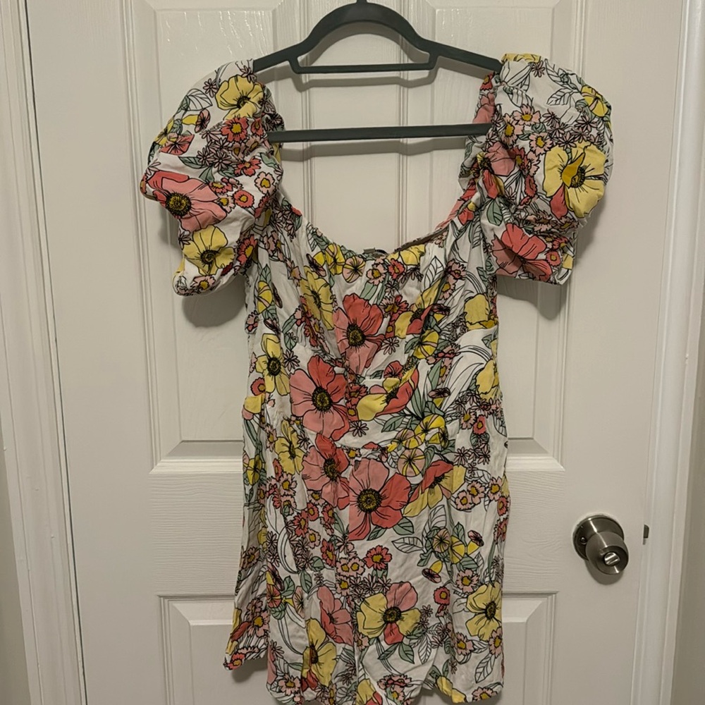 Puff sleeve romper